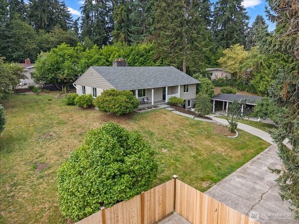 15705 84th Avenue NE, Kenmore WA 98028
