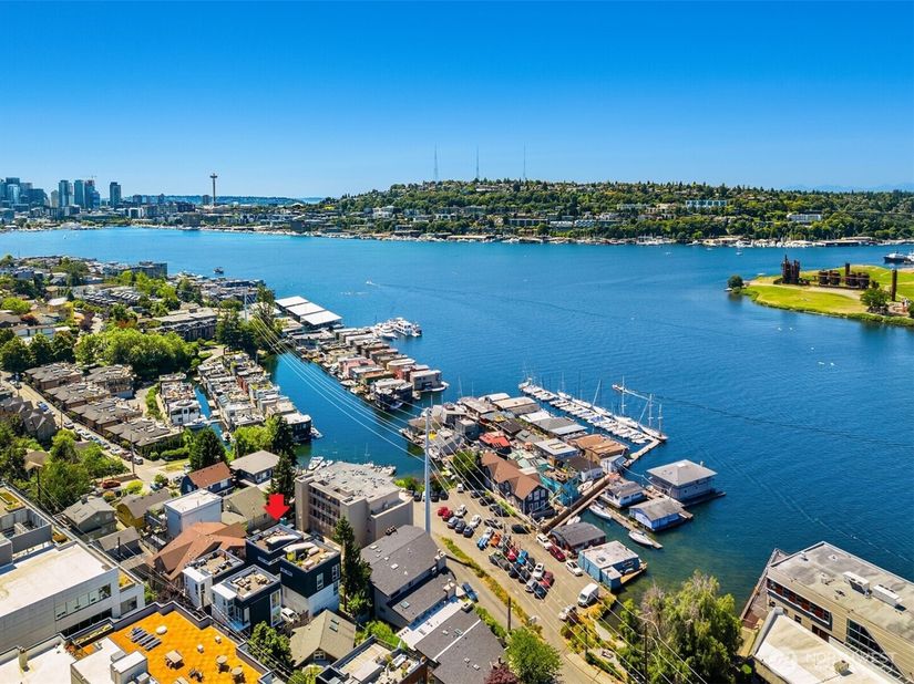 2723 Yale Terrace Avenue E, Seattle WA 98102