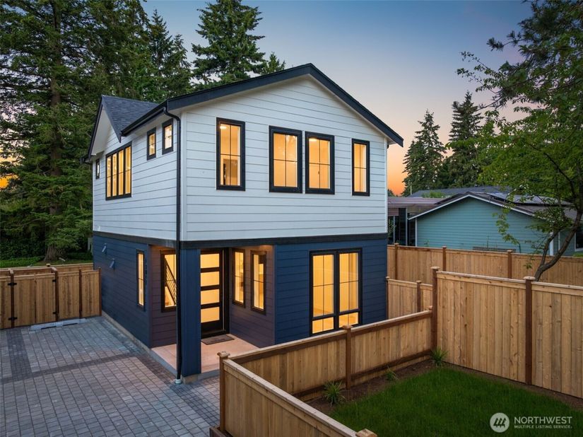 13811 84th Lane NE, Kirkland WA 98034