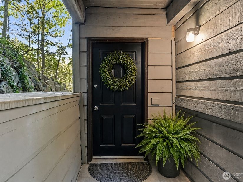 12543 NE 23rd Place D1, Bellevue WA 98005