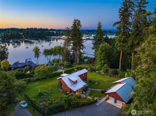 6017 Rose Loop NE, Bainbridge Island WA 98110