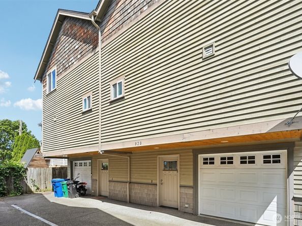 938 NW 51st Street, Seattle WA 98107