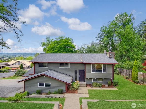 707 Alvord Avenue N, Kent WA 98031