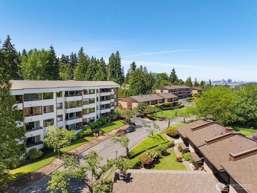 10823 Glen Acres Drive S D, Seattle WA 98168