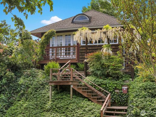 4229 46th Avenue S, Seattle WA 98118