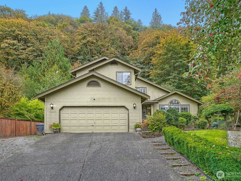 15827 SE 156th Court, Renton WA 98058