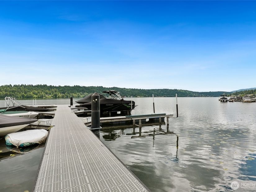 4050 W Lake Sammamish Pkwy NE 103, Redmond WA 98052