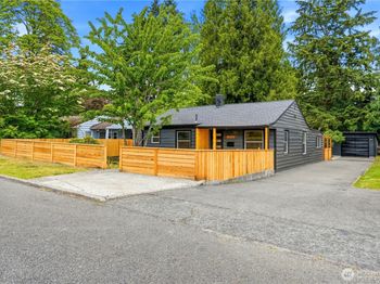 15822 26th Avenue NE