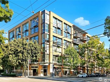 530 Broadway E