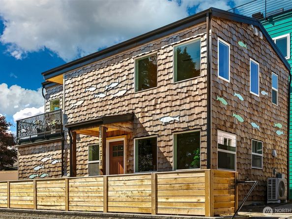 330 NE Elk Place, Seattle WA 98115
