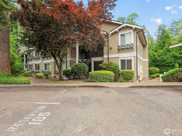 11313 NE 128th Street E104, Kirkland WA 98034