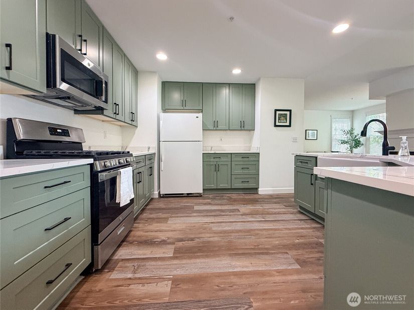 12208 NE 24th Street 124, Bellevue WA 98005