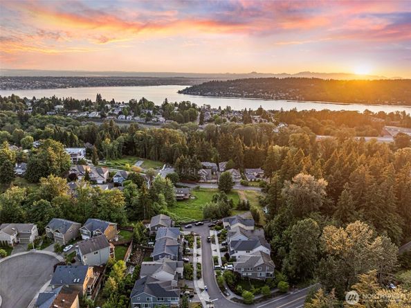 3766 Monterey Court NE, Renton WA 98056
