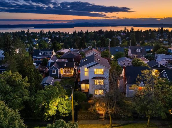 5625 35th Avenue SW, Seattle WA 98126