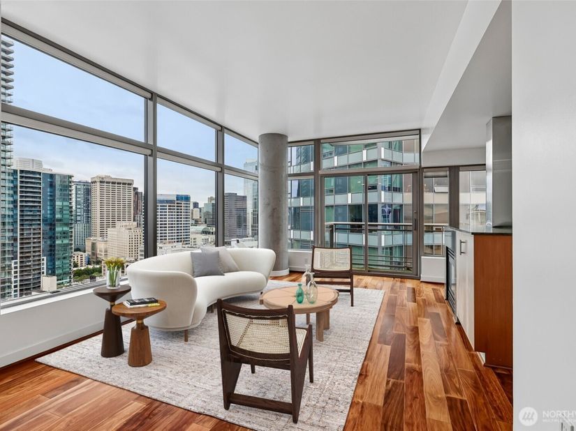 2033 2nd Avenue 2008, Seattle WA 98121