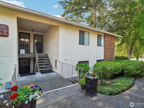 23301 Lakeview Drive A101, Mountlake Terrace WA 98043