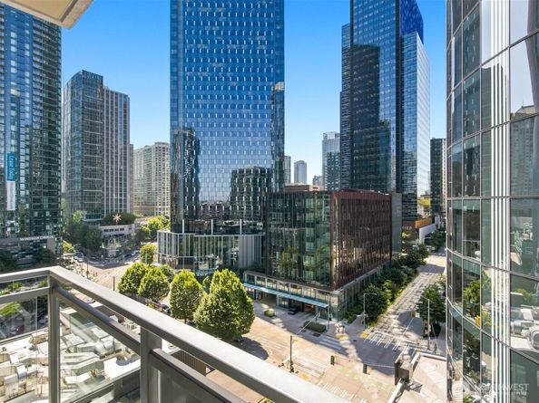 820 Blanchard Street 1007, Seattle WA 98121