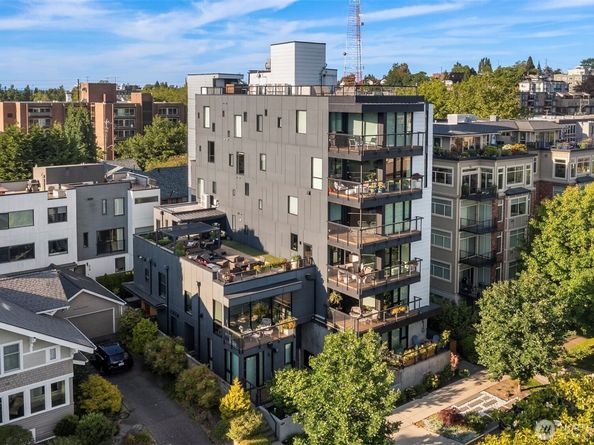210 W Comstock Street 301, Seattle WA 98119