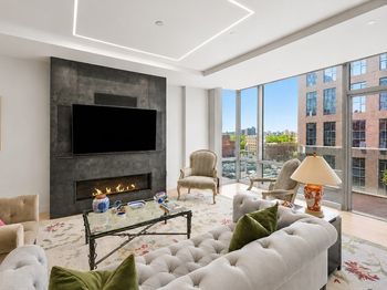 32 Traveler St