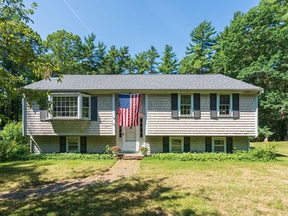 88 Upland Rd, Plympton MA 02367