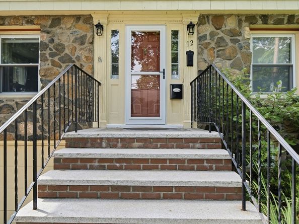 12 Chester St, Arlington MA 02476
