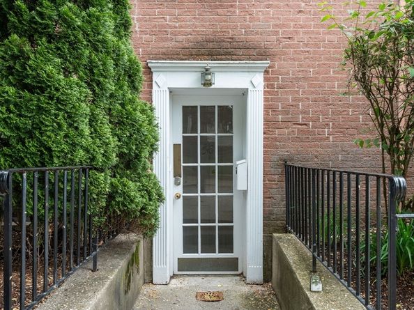 56 Garrison Rd 56, Brookline MA 02445