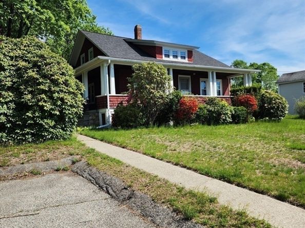 72 W Main St, Dudley MA 01571