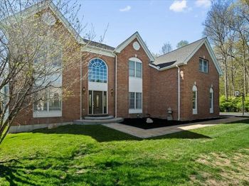 7 Dickinson Circle