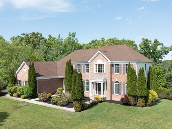 10 Valley View Dr, Grafton MA 01536