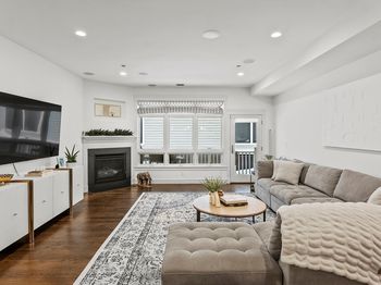 350 W 2nd St