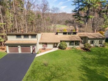 6 Cranberry Ln