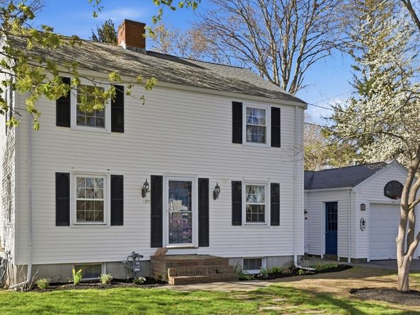 129 Academy Ave, Weymouth MA 02188