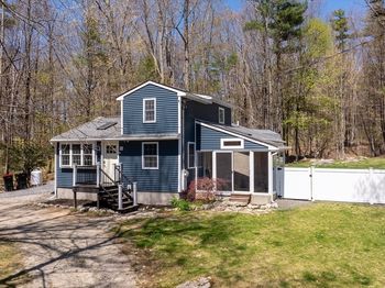18 Oak Ridge Dr