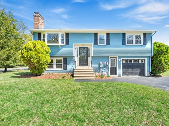 49 Hamilton Rd, Northborough MA 01532
