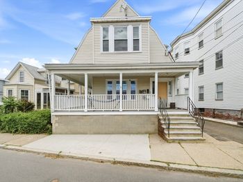 32 Irwin St
