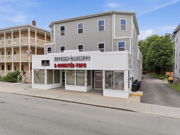 166 Mechanic St, Southbridge MA 01550