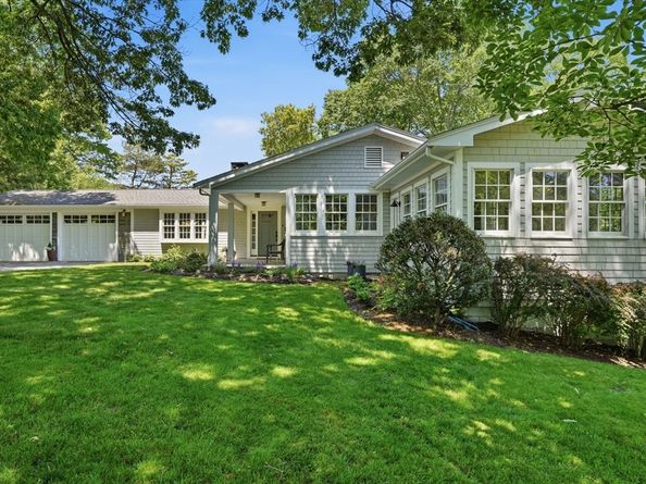 10 Boulder Glen Rd, Hingham MA 02043