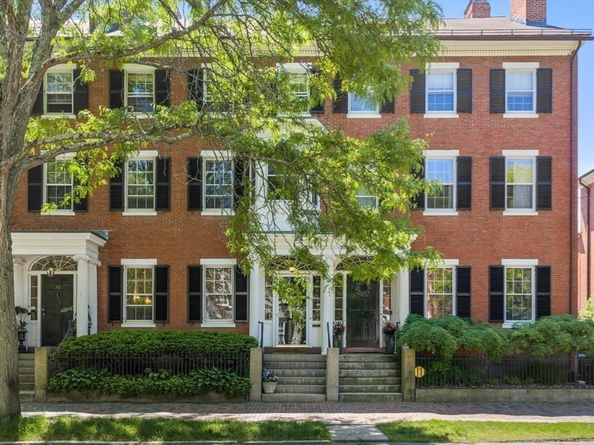 33 Chestnut St, Salem MA 01970