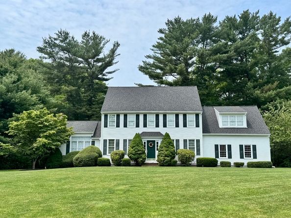 100 Fairway Dr, Halifax MA 02338