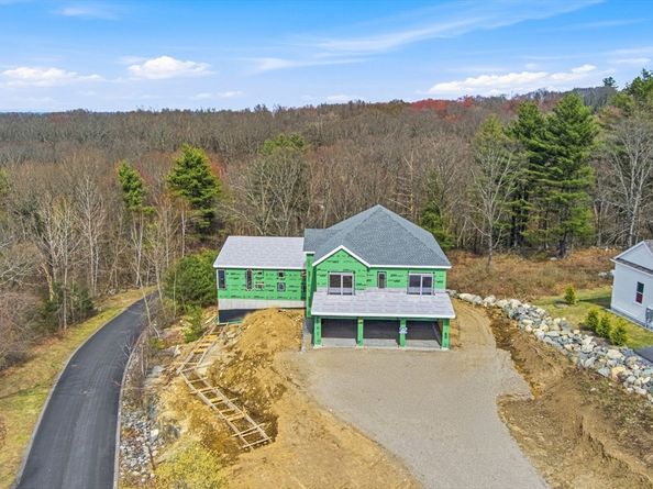 135 Nobscot Drive, Framingham MA 01701