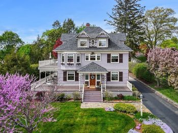9 White Ave