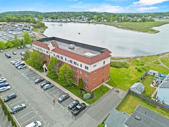 20 Heaths Ct 201, Lynn MA 01905