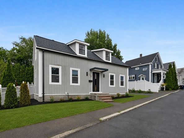 25 Bow St, Salem MA 01970