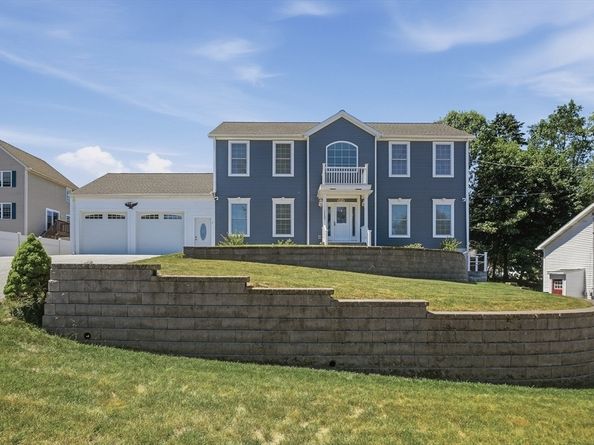 112 Pineland Avenue, Worcester MA 01604