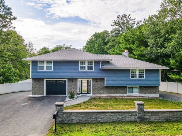 230 North St, Tewksbury MA 01876