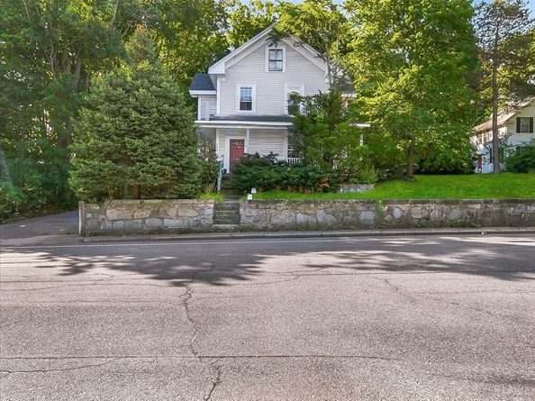 2 Lexington St, Woburn MA 01801