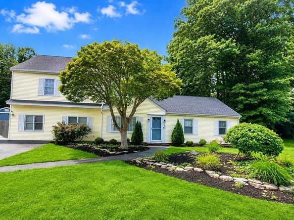 39 Birchcroft Rd, Canton MA 02021