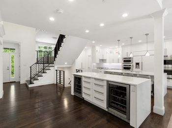 11 Crenshaw Ln