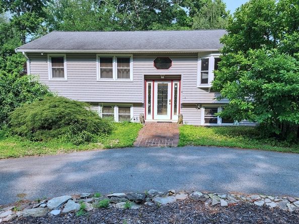 4 Amherst St, Billerica MA 01862