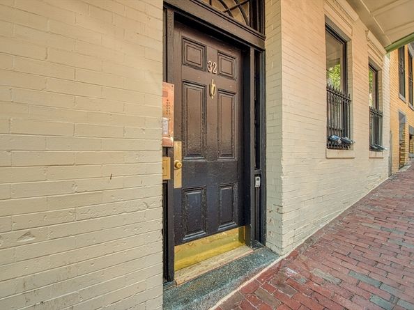 32 Grove 1, Boston MA 02114